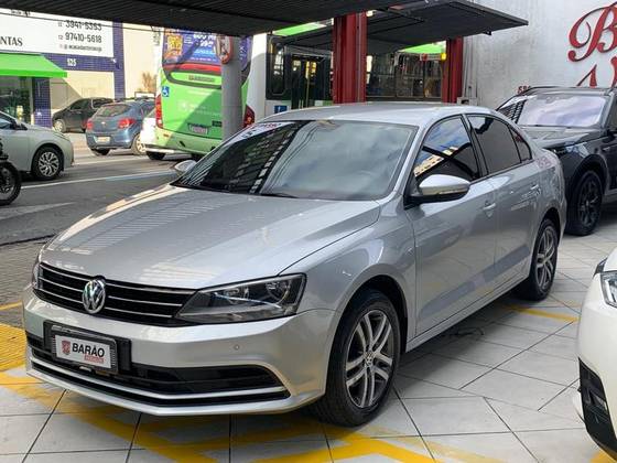 VOLKSWAGEN JETTA 2.0 COMFORTLINE FLEX 4P TIPTRONIC